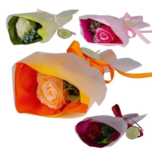 Accentra Μπουκέτο με τριαντάφυλλο 22cm των 8γρ. Φτιαγμένο από νιφάδες σαπουνιού